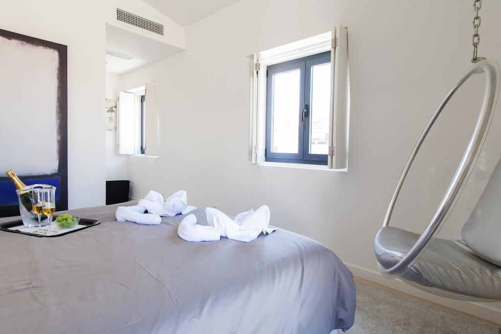 Joivy Lux And Spacious 1Br Home With Huge Terrace, 5Mins To Academy Of Sciences Lisboa Szoba fotó