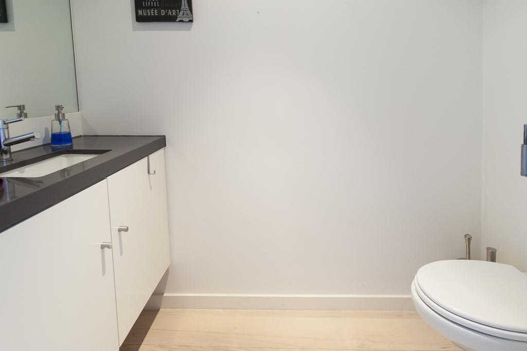 Joivy Lux And Spacious 1Br Home With Huge Terrace, 5Mins To Academy Of Sciences Lisboa Szoba fotó
