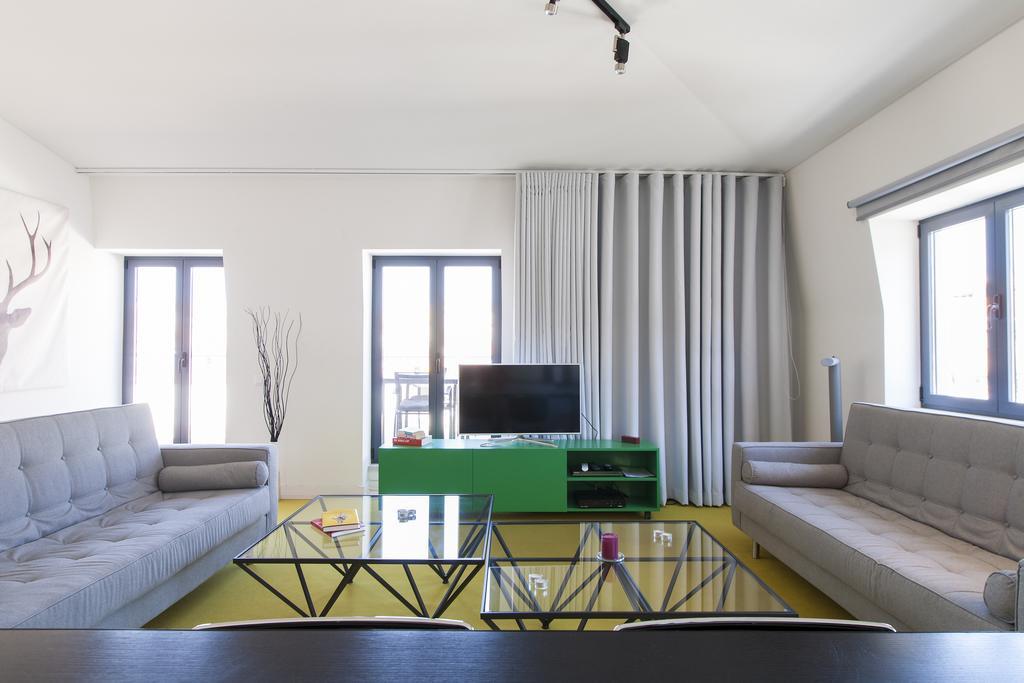 Joivy Lux And Spacious 1Br Home With Huge Terrace, 5Mins To Academy Of Sciences Lisboa Szoba fotó