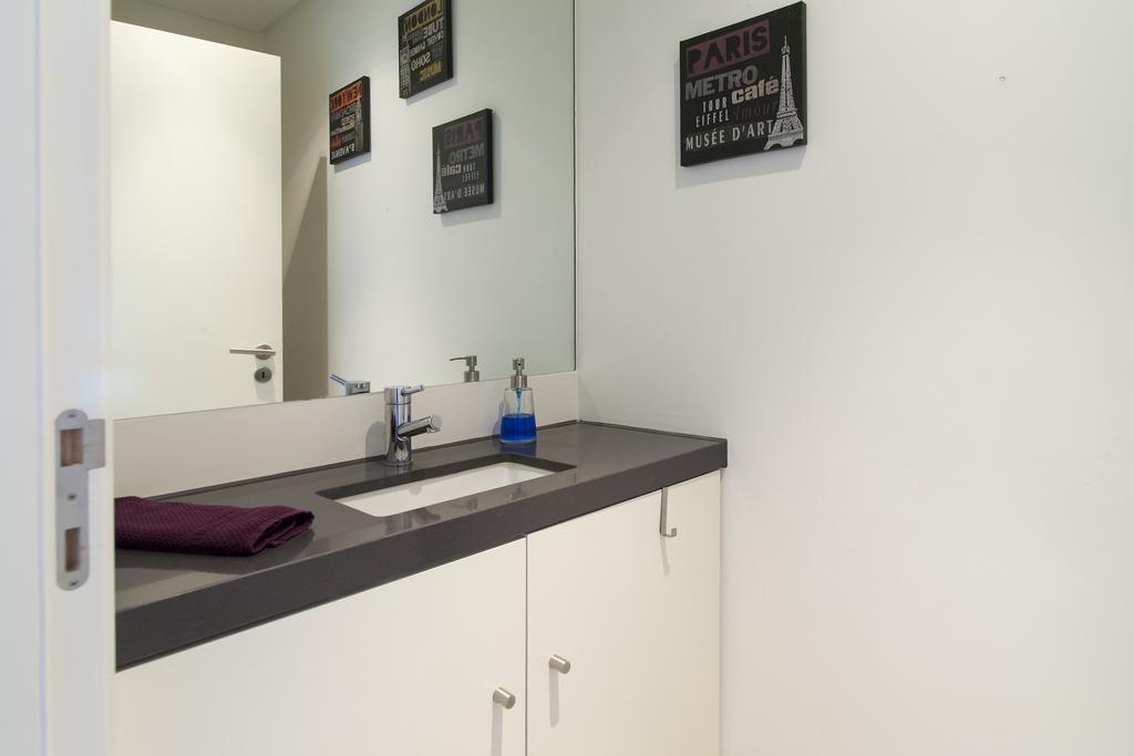 Joivy Lux And Spacious 1Br Home With Huge Terrace, 5Mins To Academy Of Sciences Lisboa Szoba fotó