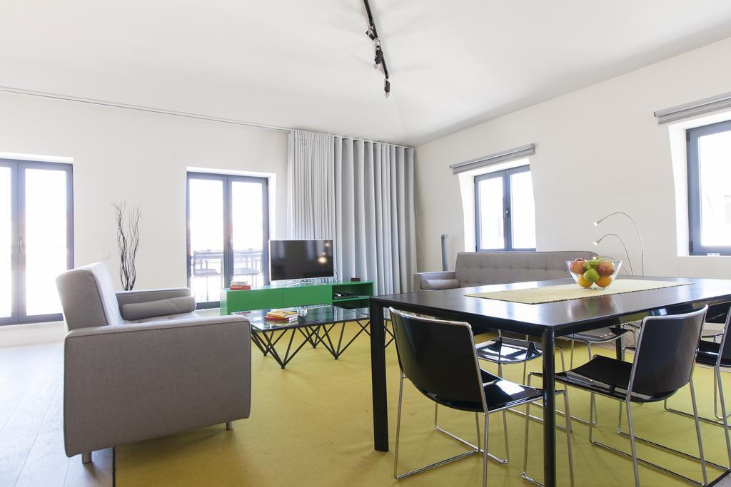 Joivy Lux And Spacious 1Br Home With Huge Terrace, 5Mins To Academy Of Sciences Lisboa Szoba fotó